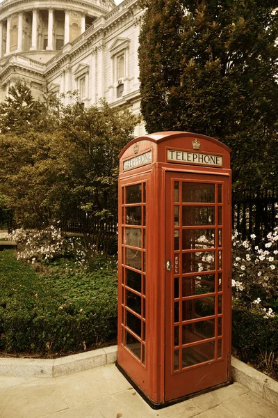 Cabina telefonica rossa — Foto Stock