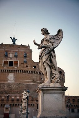 Castel Sant Angelo melek heykeli Roma, İtalya 'da yakın plan.
