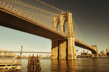 Brooklyn köprüsü Manhattan 'ın merkezinde, New York şehrinde.. 