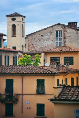 Lucca 'nın çatısı İtalya' da farklı stil