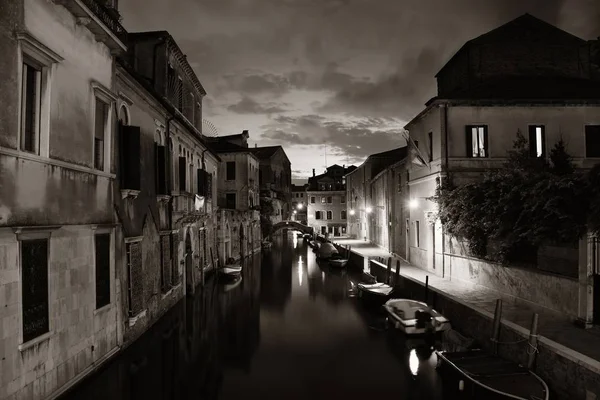 Venetië Uitzicht Gracht Nachts Met Historische Gebouwen Italië — Stockfoto