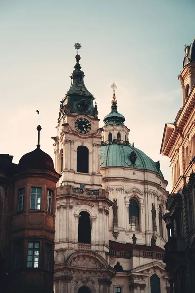 チェコ共和国の歴史的建造物とプラハの街の景色 — ストック写真