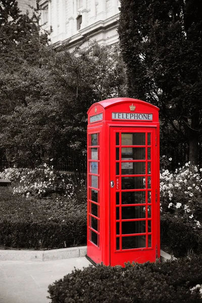 Cabina Telefónica Roja Calle Con Arquitectura Histórica Londres —  Fotos de Stock