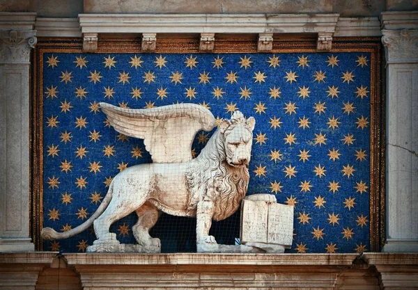 Statua Del Leone Venezia Edifici Storici Piazza San Marco — Foto Stock