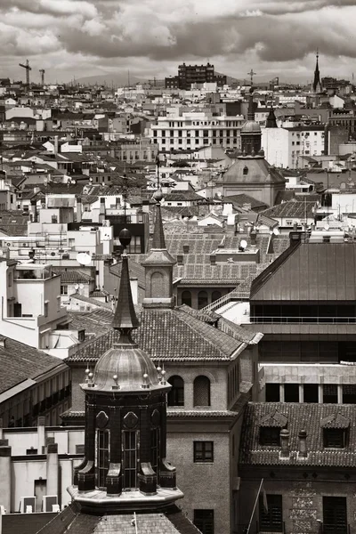 Крыша Мадриде Историческими Зданиями Испании — стоковое фото