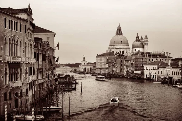 Templom Santa Maria Della Salute Grand Canal Kilátás Monokróm Hajóval — Stock Fotó