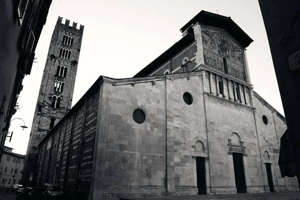 Kostel San Pietro Somaldi Campanile Zvonicí Lucca Itálie — Stock fotografie
