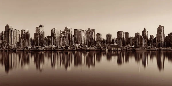 Architektura Města Vancouver Člun Odrazy Vody Panorama Při Západu Slunce — Stock fotografie