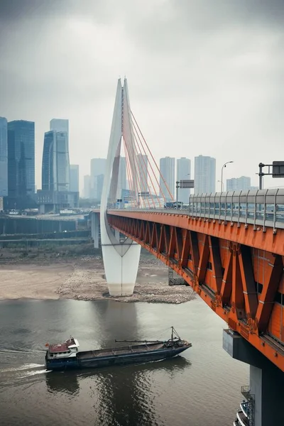 Bootspass Unter Brücke Mit Städtischer Architektur Chongqing China — Stockfoto