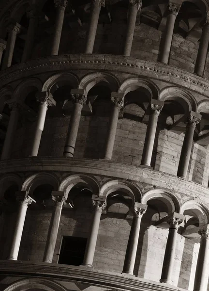 Lutande Torn Närbild Natten Pisa Italien Som Den Världskända Landmärke — Stockfoto