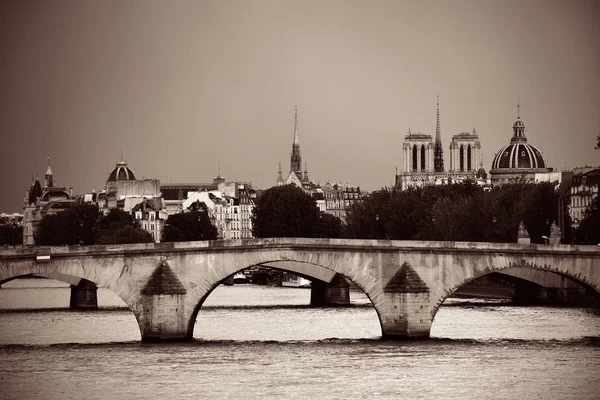 Pariser Seine Mit Brücke Und Historischer Architektur — Stockfoto