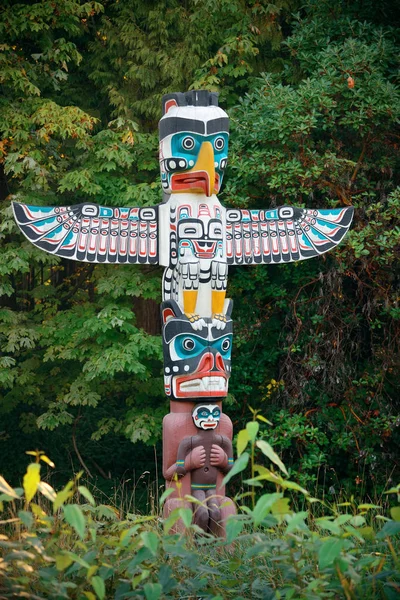 Indian Totem Poles Stanley Park Vancouver Canada — Stock Photo, Image