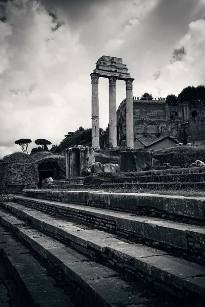 Rom Forum Med Ruiner Historiska Byggnader Italien — Stockfoto