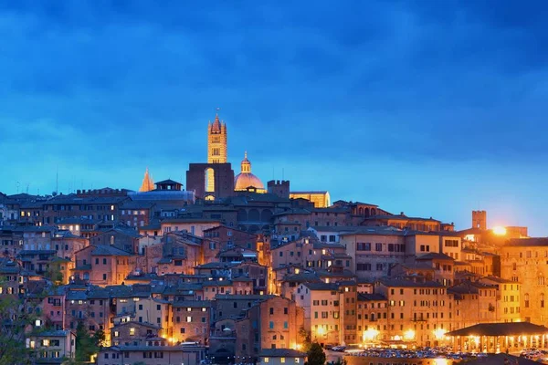 Medeltida Stadsutsikt Med Sienas Katedral Och Historiska Byggnader Italien Natten — Stockfoto