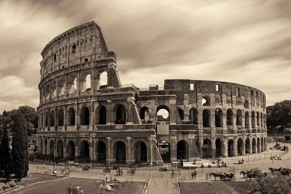 Colosseum Med Lång Exponering Världsberömda Landmärke Och Symbolen För Rom — Stockfoto