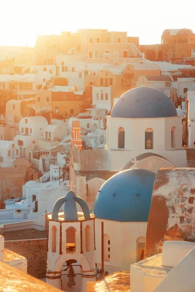 Santorini Ilha Com Igreja Cúpula Azul Grécia — Fotografia de Stock