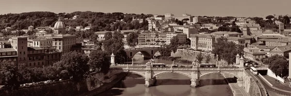 Letecký Pohled Řím Starobylou Architekturou Most Řeka Tibera Panorama Itálii — Stock fotografie