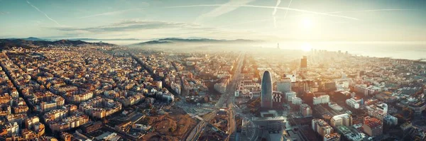 巴塞罗那天际线空中景观与西班牙的建筑物 — 图库照片