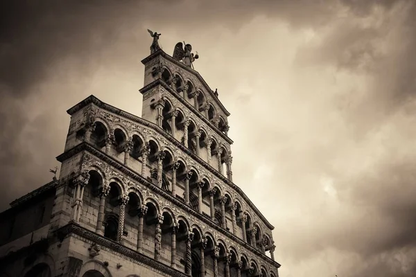 Iglesia San Pietro Somaldi Primer Plano Fachada Del Campanile Lucca — Foto de Stock