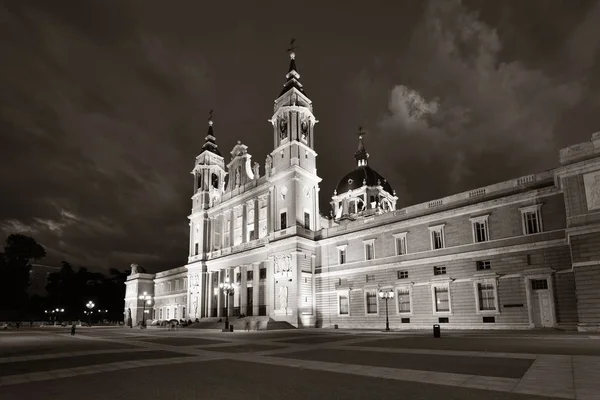 Kathedraal Van Saint Mary Koninklijke Van Almudena Nachts Madrid Spanje — Stockfoto