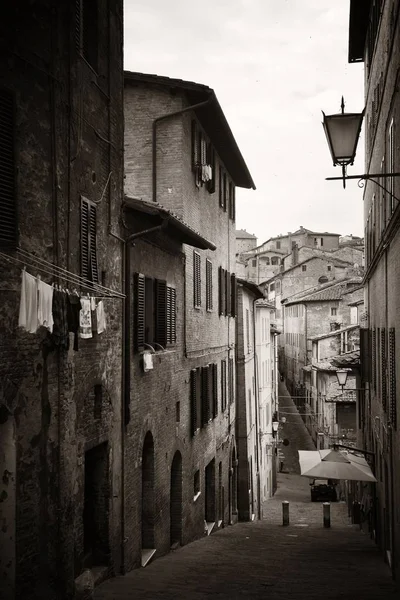 Vista Calle Con Edificios Antiguos Siena Italia —  Fotos de Stock