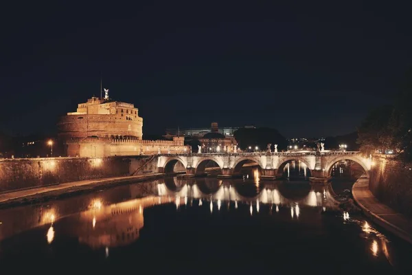 Замок Сан Анджело Италии Рим Ночью Над Тибером Отражением — стоковое фото