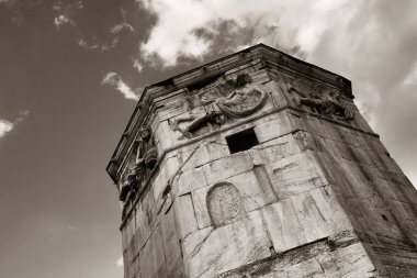 Atina, Yunanistan 'daki Antik Roma Forumunda Rüzgâr Kulesi' nin yakın görüntüsü