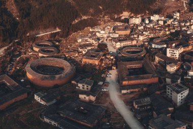 Tulou 'nun havadan görünüşü, Hakka' nın Fujian, Çin 'deki eşsiz evleri..