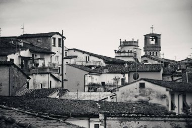 Lucca 'nın çatısı İtalya' da farklı stil