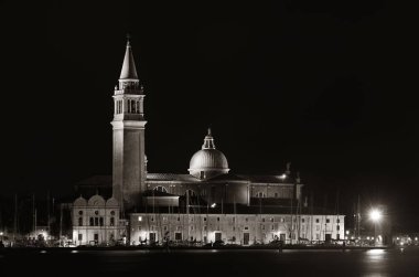 İtalya, Venedik 'te gece San Giorgio Maggiore kilisesi.