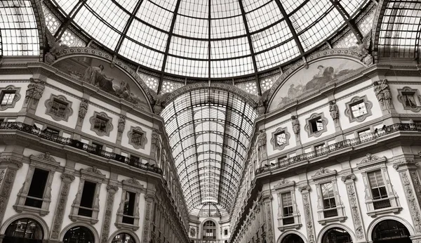 Galleria Vittorio Emanuele Nákupní Centrum Interiér Miláně Černá Bílá Itálie — Stock fotografie