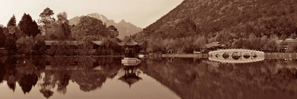 Μαύρη Πισίνα Dragon Στο Lijiang Yunnan Κίνα — Φωτογραφία Αρχείου