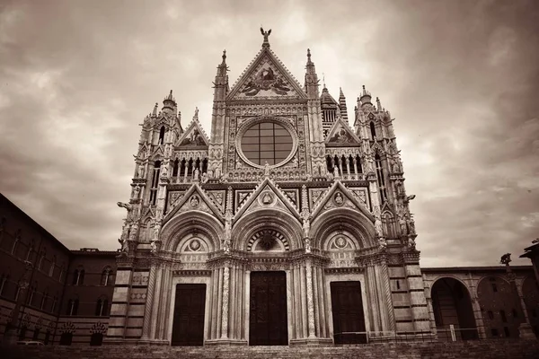 Catedral Siena Close Como Famoso Marco Cidade Medieval Dia Nublado — Fotografia de Stock