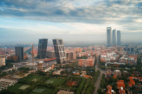 Madrid Letecký Pohled Moderními Mrakodrapy Budov Obchodní Čtvrti Španělsku — Stock fotografie