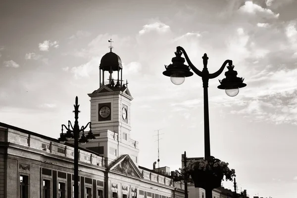 スペイン マドリードのプエルタ ソルにある郵便局 レアル カーサ コレオス の鐘楼 — ストック写真