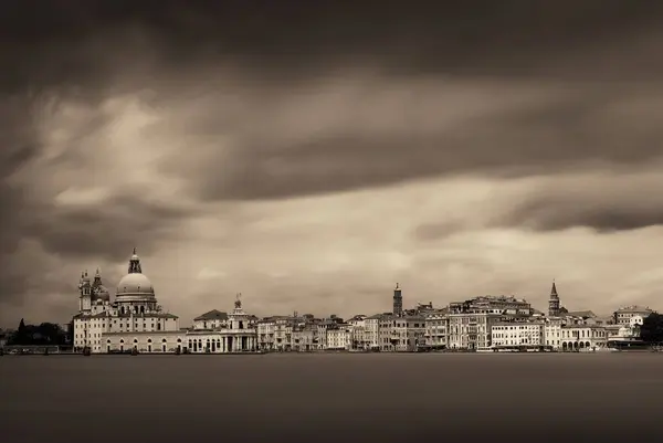 Ciudad Skyline Venecia Con Torre Reloj Cúpula Larga Exposición Vista — Foto de Stock