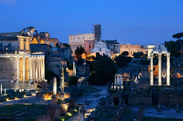 Fórum Roma Com Ruínas Arquitetura Antiga Noite Itália — Fotografia de Stock