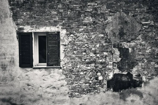 Vintage Fönster Med Tegel Struktur Närbild Medeltida Staden Lucca Italien — Stockfoto