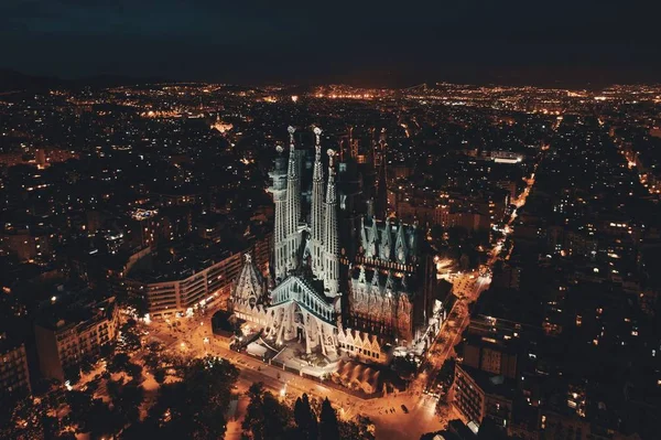 Sagrada Familia Βασιλική Εναέρια Άποψη Νύχτα Διάσημο Ορόσημο Στη Βαρκελώνη — Φωτογραφία Αρχείου