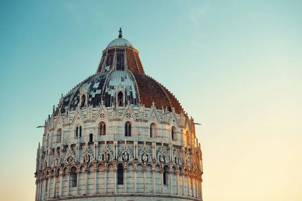 Pisa Piazza dei Miracoli sunset — Stockfoto