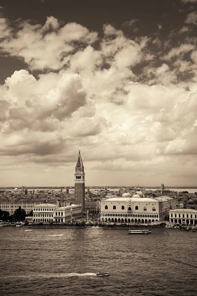 Venise skyline bateau — Photo