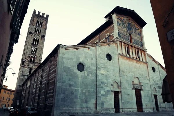 Iglesia de San Pietro campanario — Foto de Stock