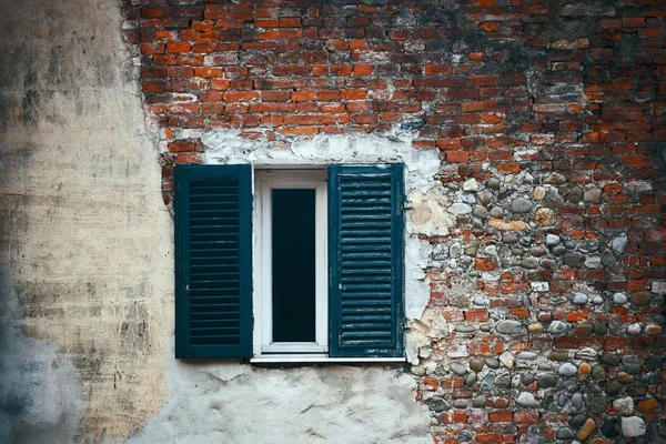 Tijolo de janela Lucca — Fotografia de Stock