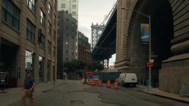 Manhattan Bridge Vista de rua — Vídeo de Stock