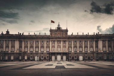 Madrid Kraliyet Sarayı