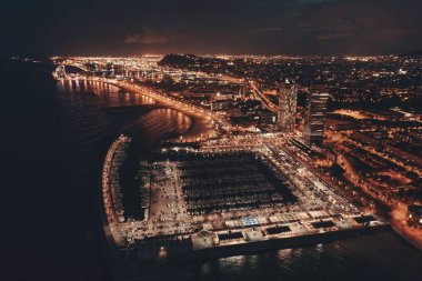 Barcelona sahil gece