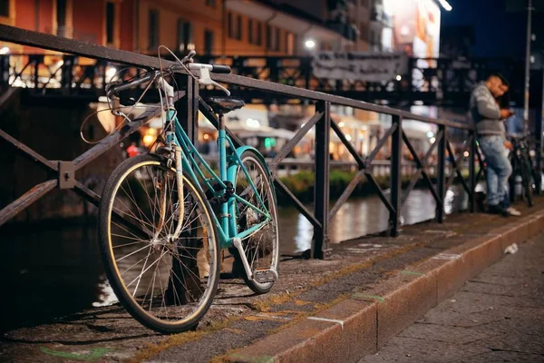 Naviglio Grande canal bike — 스톡 사진
