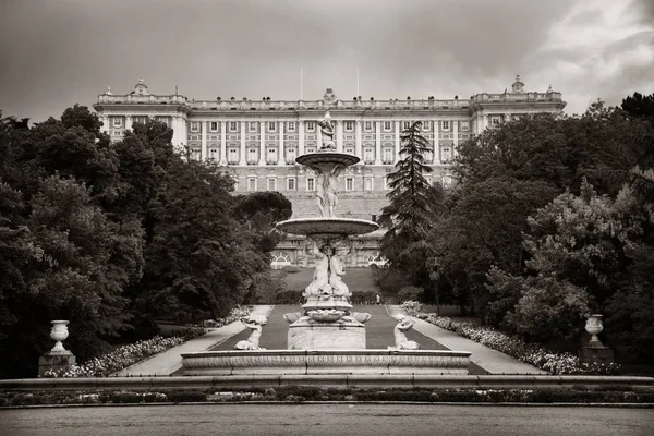 Giardino del Palazzo Reale di Madrid — Foto Stock