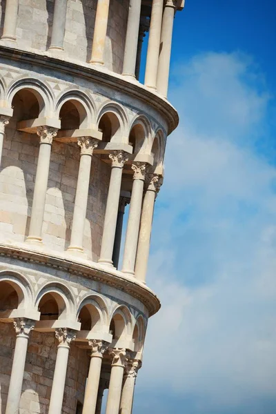 Leaning tower Pisa portre — Stok fotoğraf