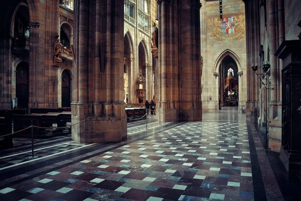 Widok wewnątrz St. Vitus Cathedral — Zdjęcie stockowe